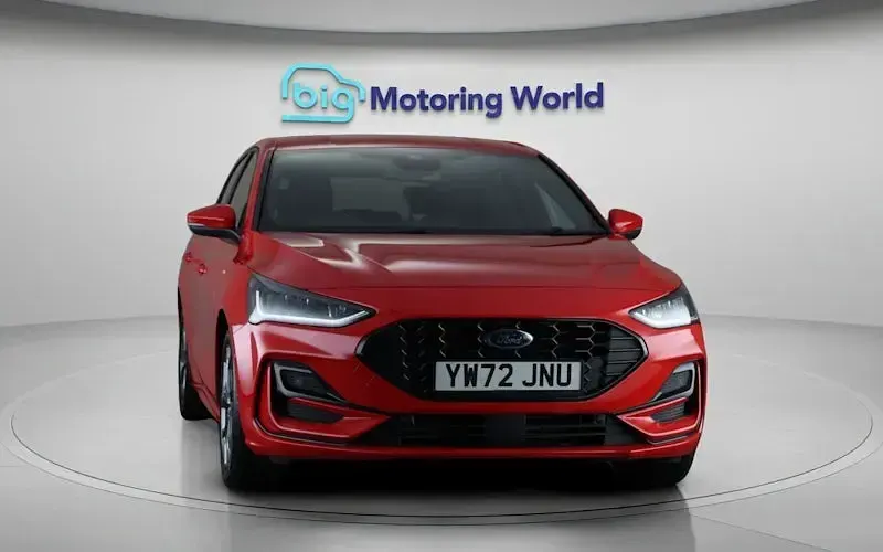 Used Ford Focus ST-Line 125 HP (91 kW) 2023 Red Hatchback