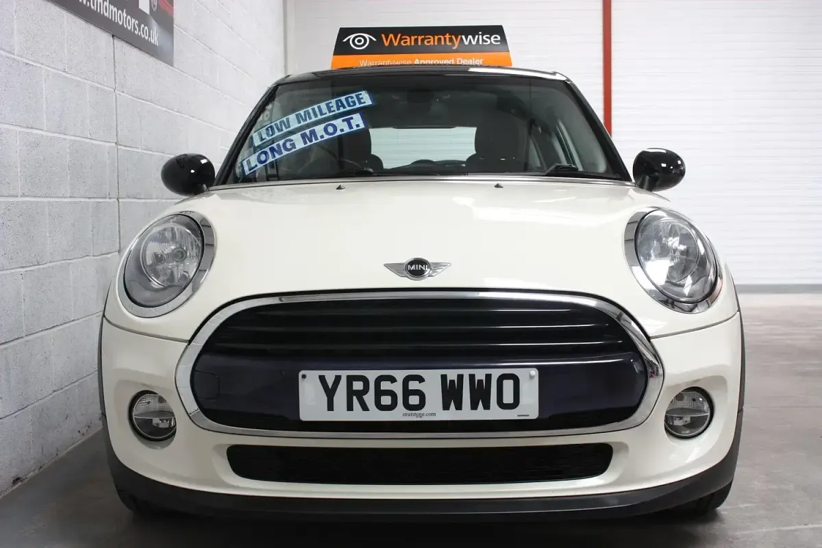 Used Mini Cooper D Hatch 116 HP (85 kW) 2016 White Hatchback