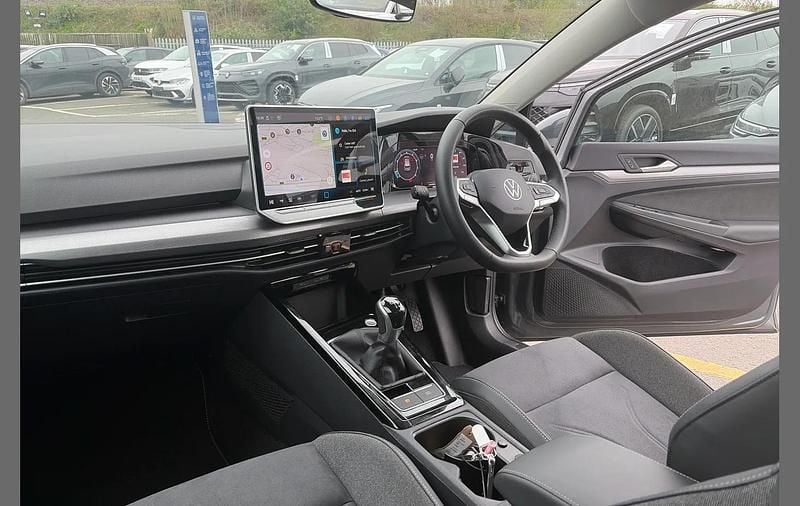 Second-hand VW Golf VIII Style 150 CP (110 kW) 2025 Gri Hatchback