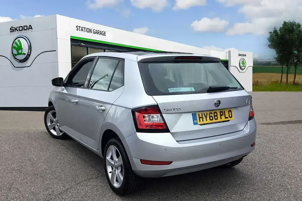 Used Skoda Fabia 81 HP (59 kW) 2018 Brilliant silver metallic Hatchback