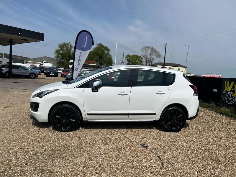 Used Peugeot 3008 Active 2015 White Hatchback