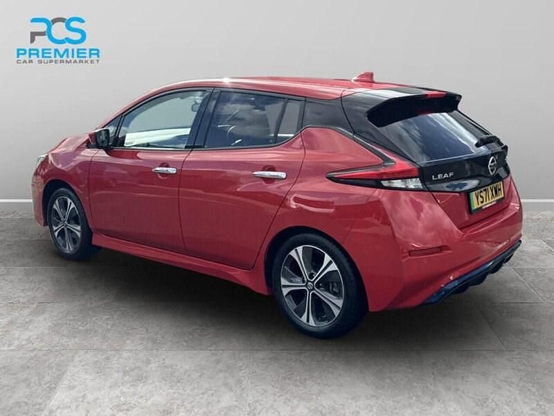 Used Nissan Leaf Tekna 110 kW (150 HP) 2022 Red Hatchback