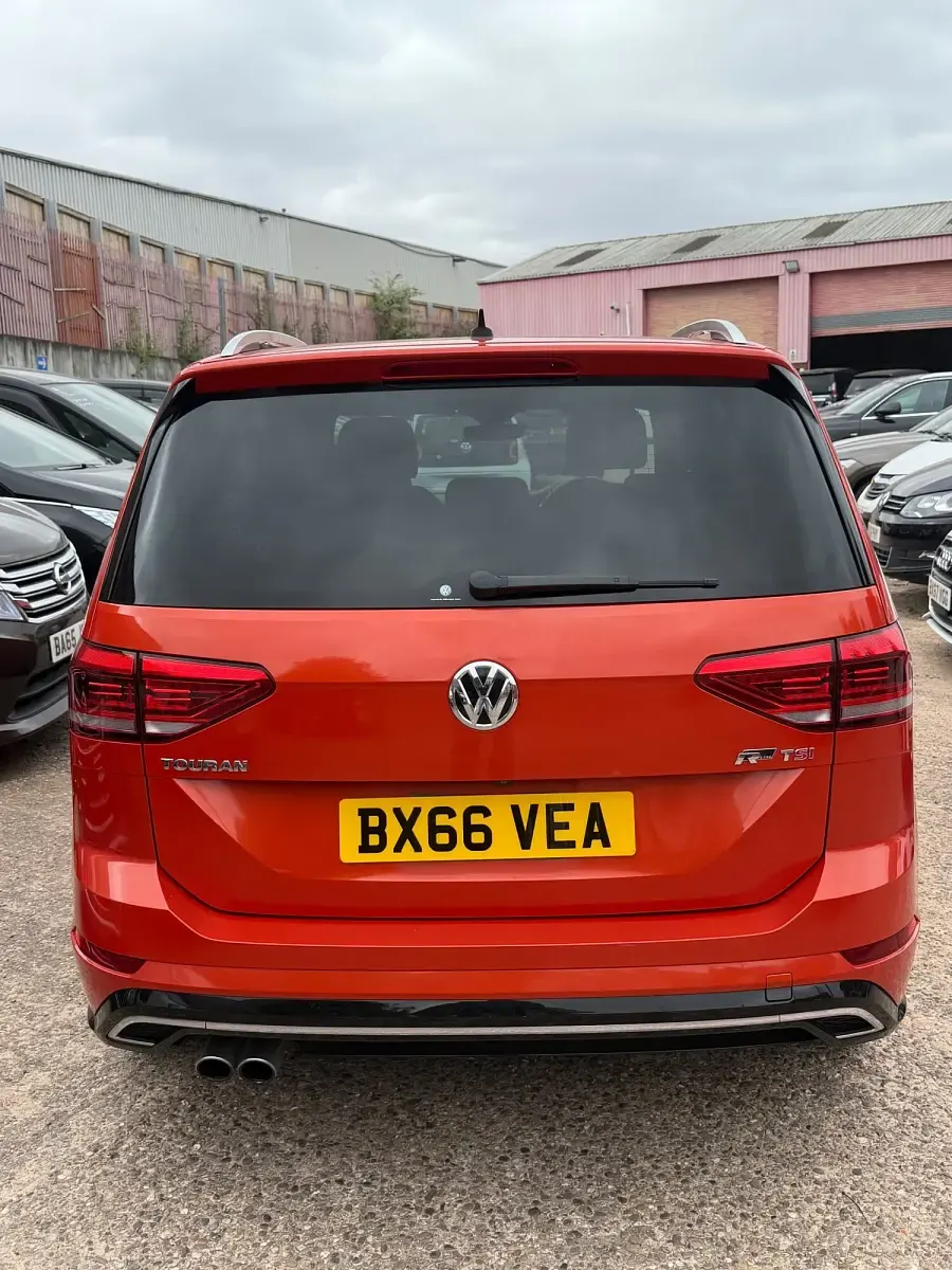 Used VW Touran R-line 150 HP (110 kW) 2016 Orange MPV