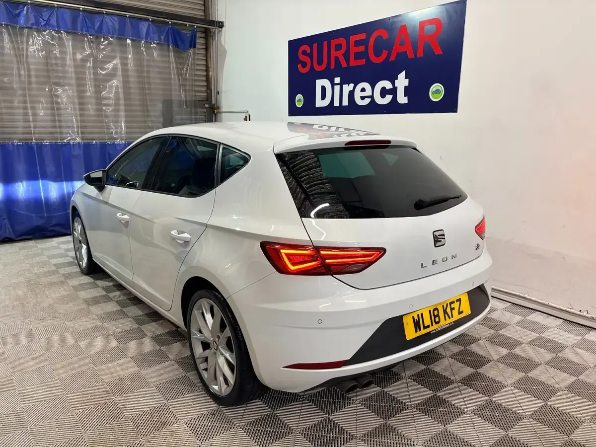 Used Seat Leon FR 125 HP (91 kW) 2018 White Hatchback