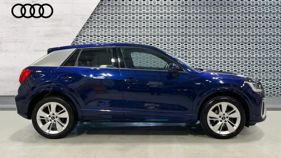 Used Audi Q2 S-Line 150 HP (110 kW) 2023 Blue SUV