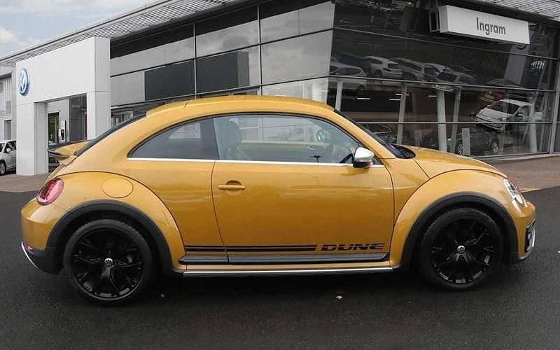 Usado VW Beetle Dune 105 HP (77 kW) 2017 Amarelo Citadino