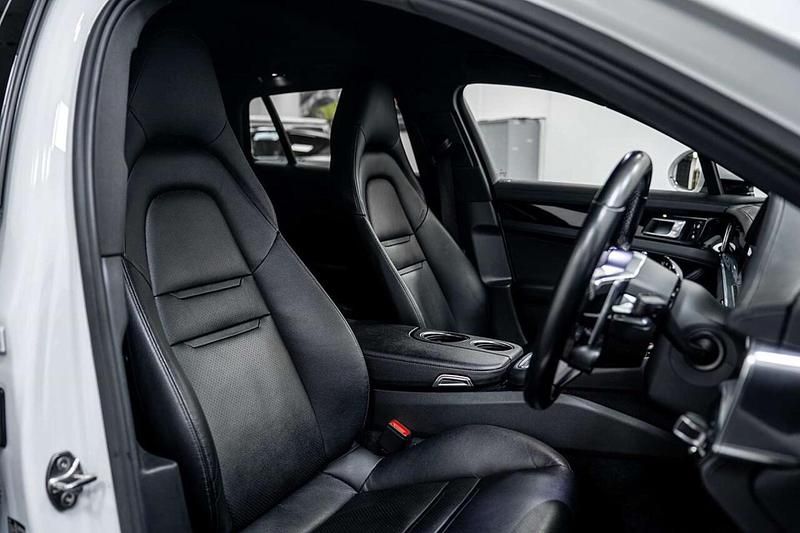 Used Porsche Panamera Sport Turismo 462 HP (339 kW) 2019 White Estate