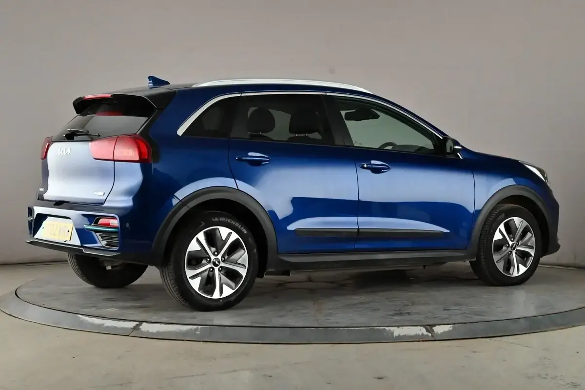 Used Kia Niro 98 kW (134 HP) 2022 Blue SUV