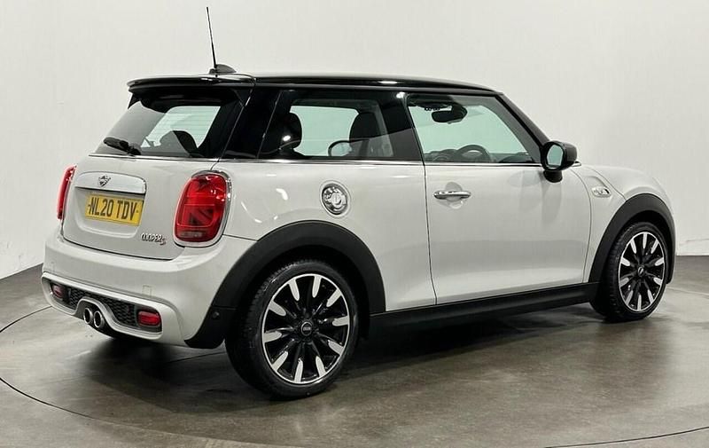 Used Mini Cooper S Exclusive 192 HP (141 kW) 2020 Silver Hatchback