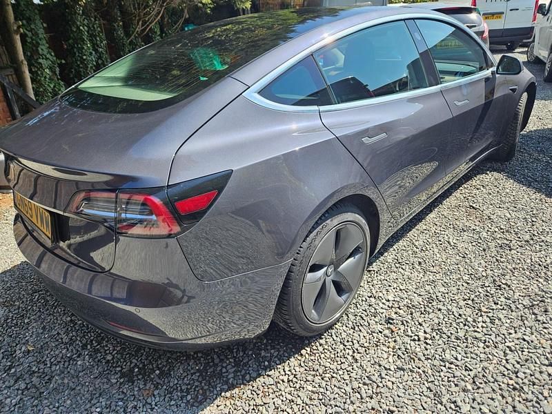Usado Tesla Model 3 Standard Range 239 kW (325 HP) 2019 Cinzento Sedan