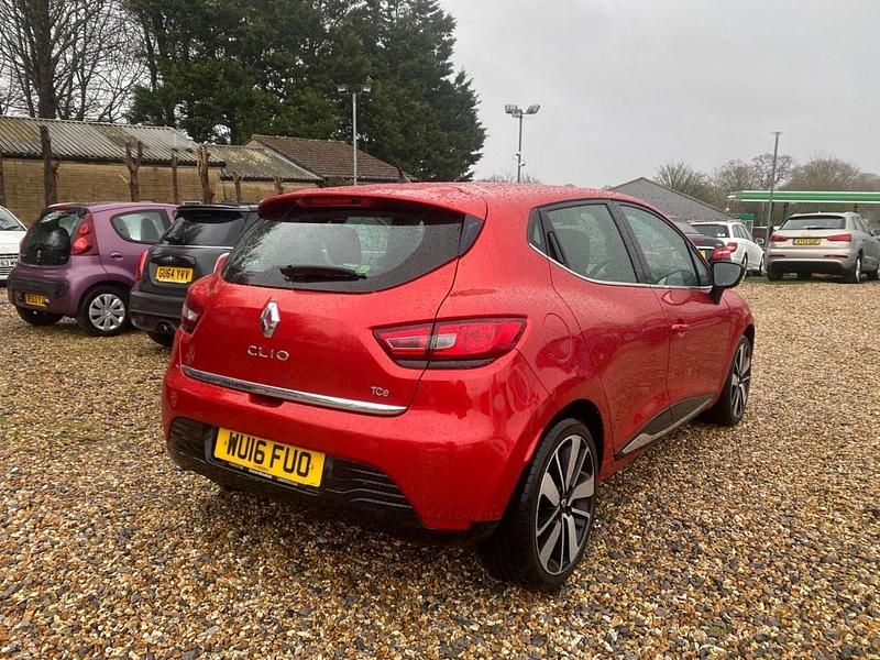 Used Renault Clio IV Dynamique 90 HP (66 kW) 2016 Red Hatchback