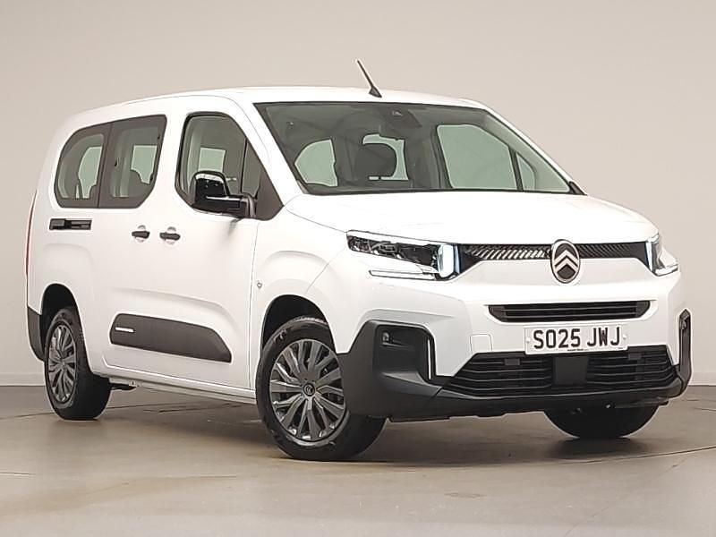 White New 2025 Citroën Berlingo MPV | £22,298 - Image 1/4