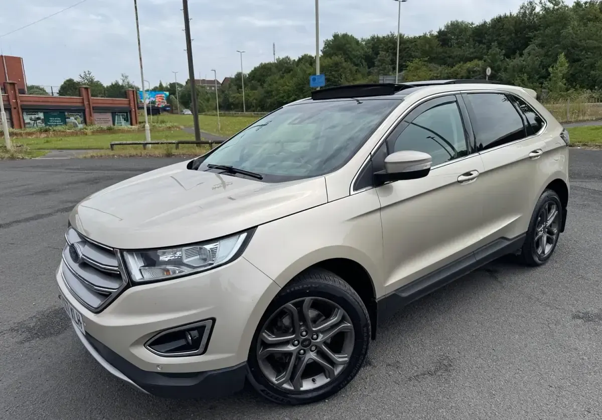Used Ford Edge Titanium 210 HP (154 kW) 2017 Gold SUV