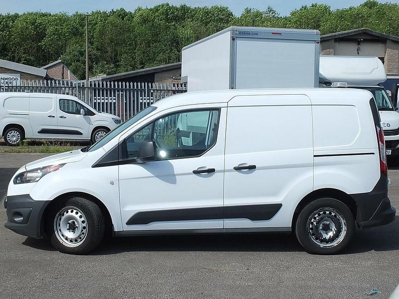 Used Ford Transit Connect 75 HP (55 kW) 2018 White MPV