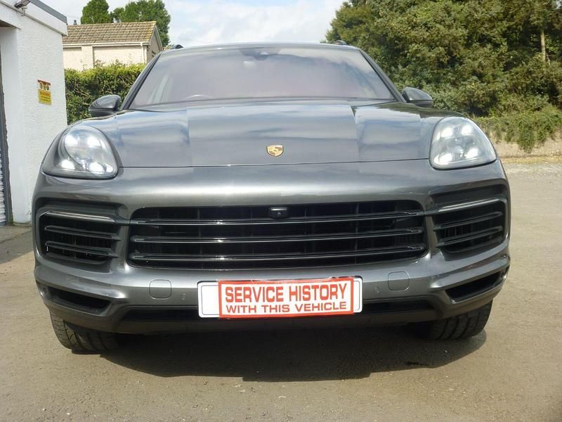Used Porsche Cayenne 335 HP (246 kW) 2019 Grey SUV