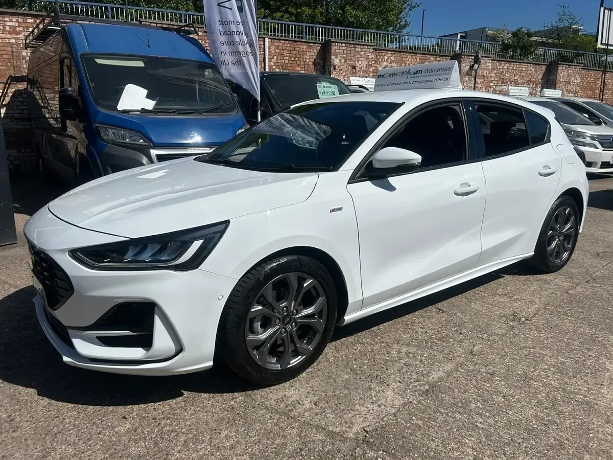 Used Ford Focus ST-Line 2022 White Hatchback