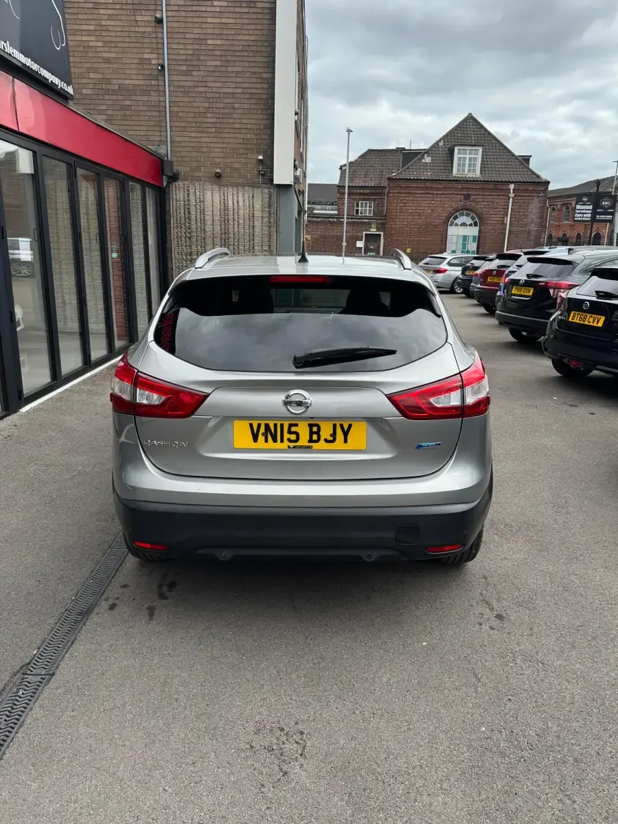 Used Nissan Qashqai Tekna 110 HP (80 kW) 2015 Silver SUV