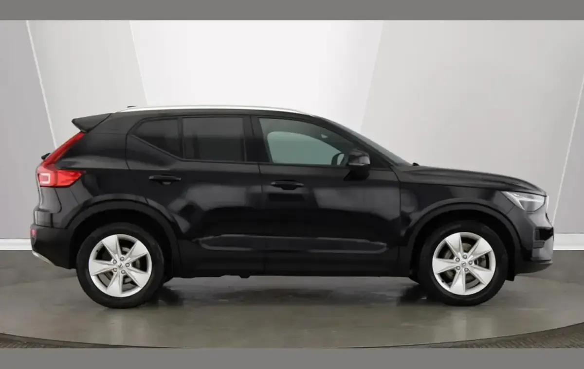 Used Volvo XC40 Core 161 HP (118 kW) 2023 Black SUV