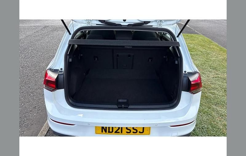 Used VW Golf VIII Life 147 HP (108 kW) 2021 White Hatchback