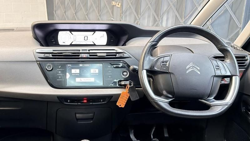 Used Citroën Grand C4 Picasso SELECTION 2015 Red MPV