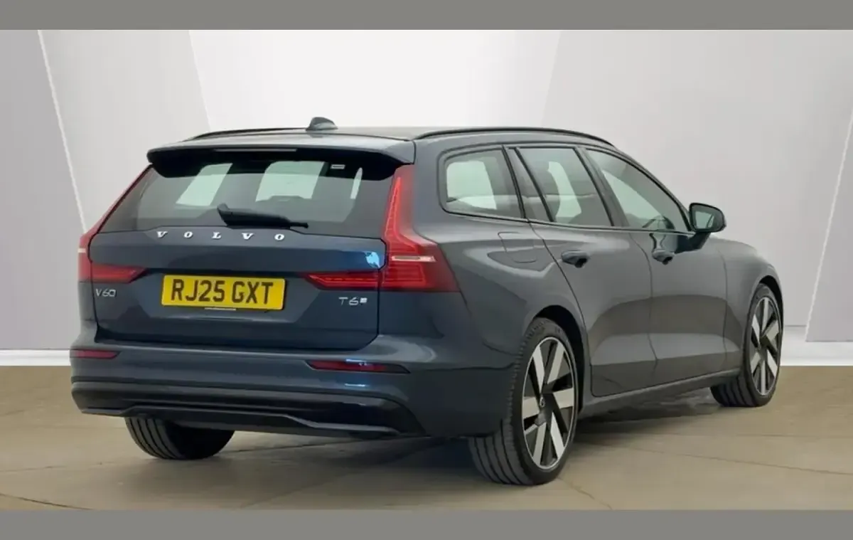 Used Volvo V60 Plus 345 HP (253 kW) 2025 Denim blue Estate