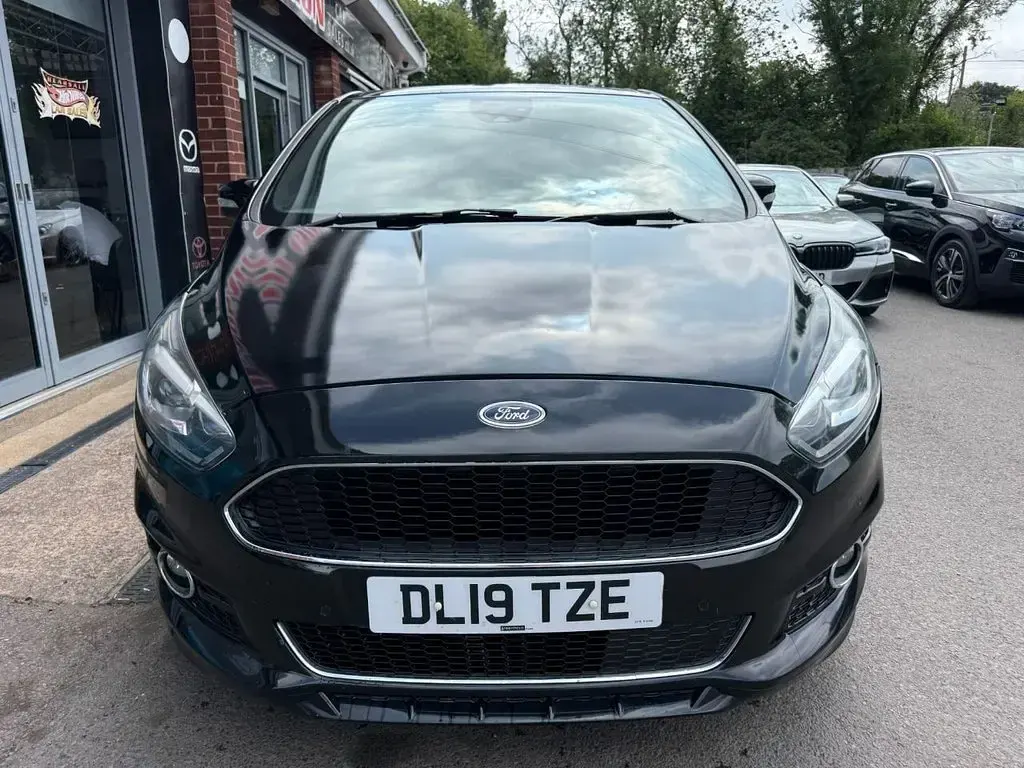 Used Ford S-MAX ST-Line 190 HP (139 kW) 2019 Black MPV
