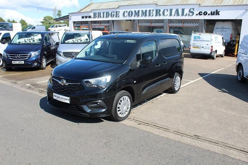 Black Used 2022 Vauxhall Combo Sportive MPV | £11,195 (A bit pricey) - Image 1/4