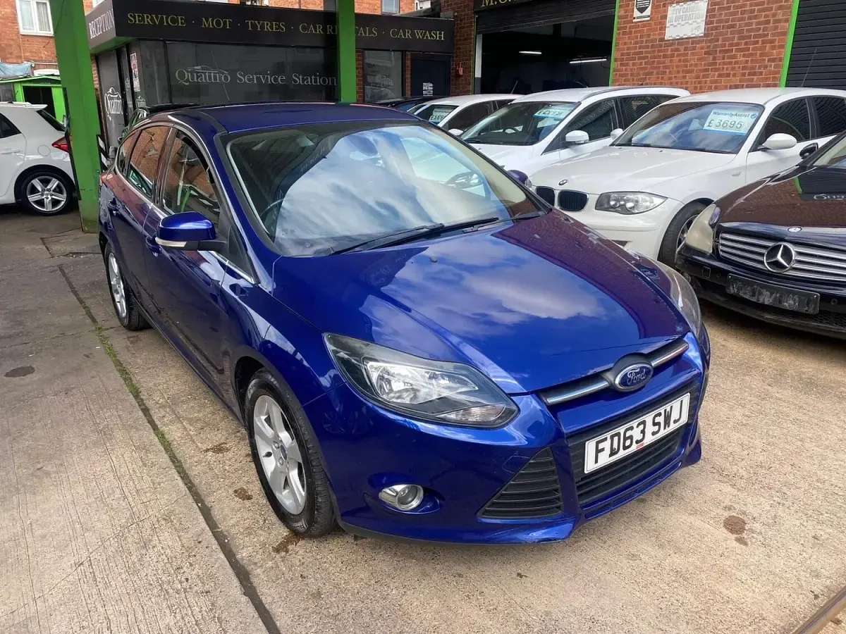 Used Ford Focus Zetec 115 HP (84 kW) 2013 Blue Hatchback