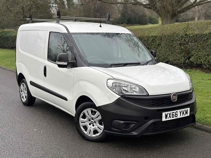 White Used 2016 Fiat Doblò MPV | £3,990 (Fair price) - Image 1/4