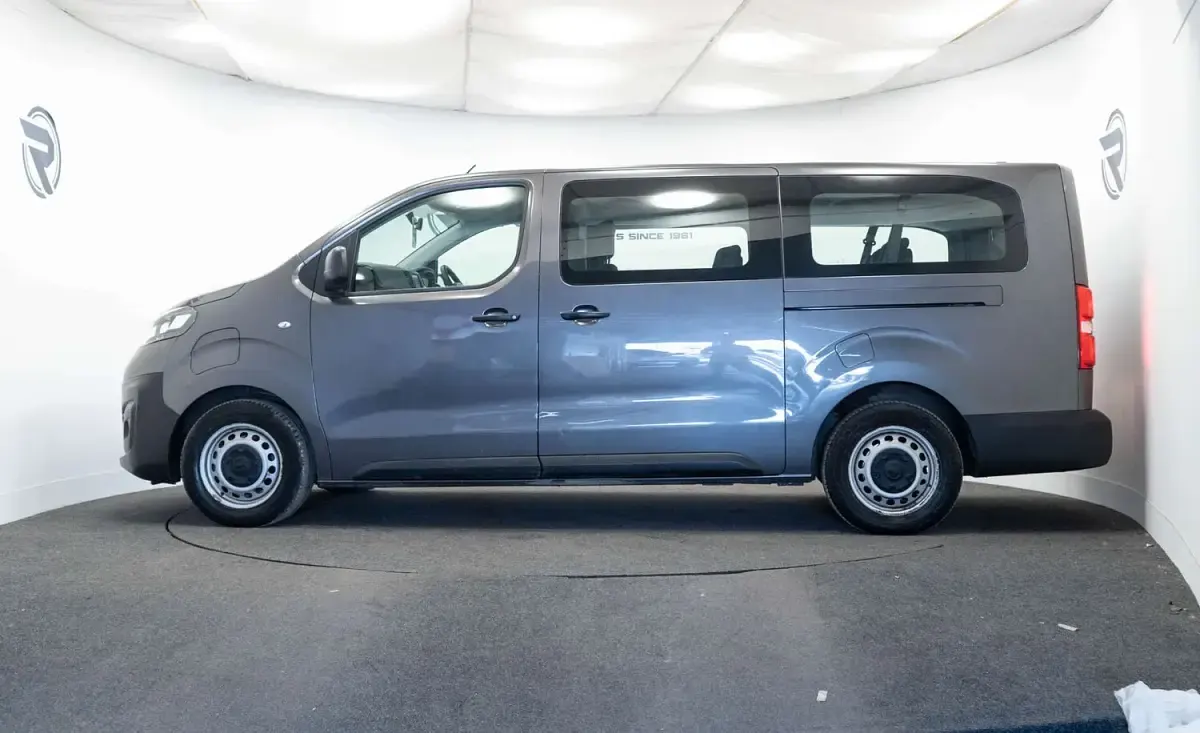 Used Vauxhall Vivaro 100 kW (136 HP) 2023 Grey MPV