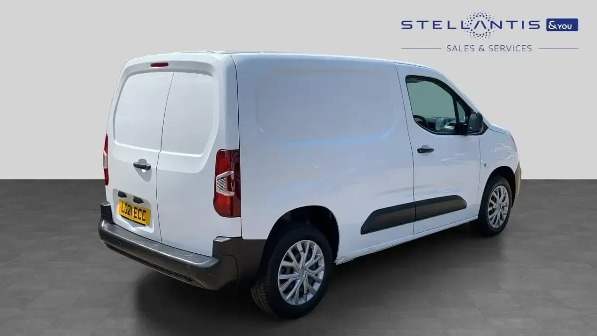 Used Citroën Berlingo 101 HP (74 kW) 2021 White MPV