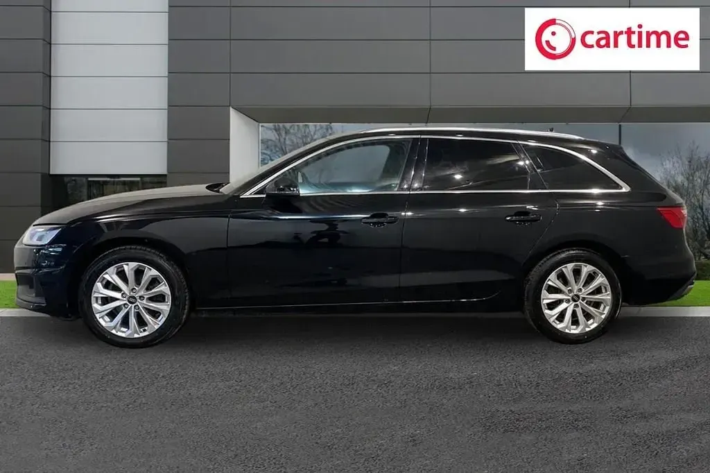 Używany Audi A4 Comfort 163 KM (119 kW) 2023 Czarny Kombi