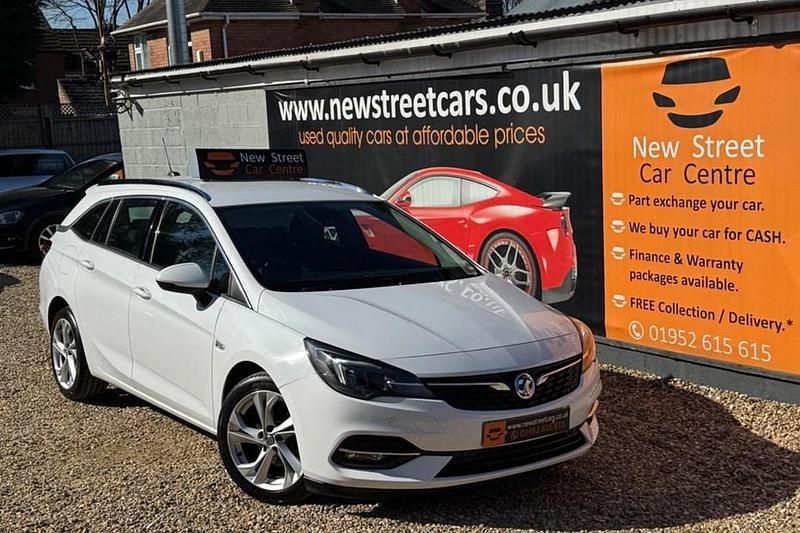 Used Vauxhall Astra SRi 145 HP (106 kW) 2020 White Estate