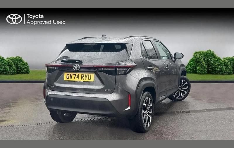 Used Toyota Yaris Cross Design 113 HP (83 kW) 2025 Grey SUV