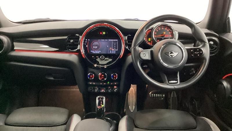 Usado Mini Cooper Hatch 134 CV (98 kW) 2023 Amarillo Utilitario