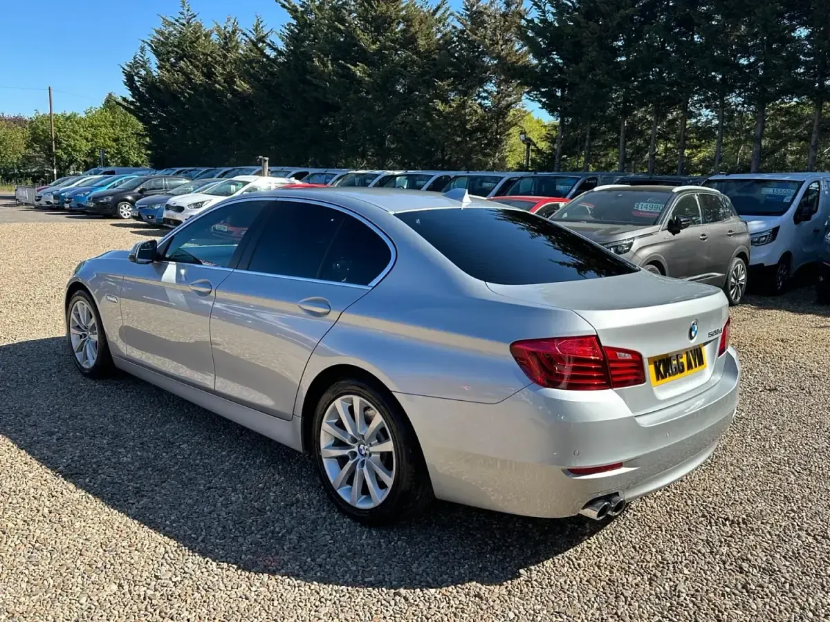 Usado BMW 520 Impressive 2016 Plateado Berlina