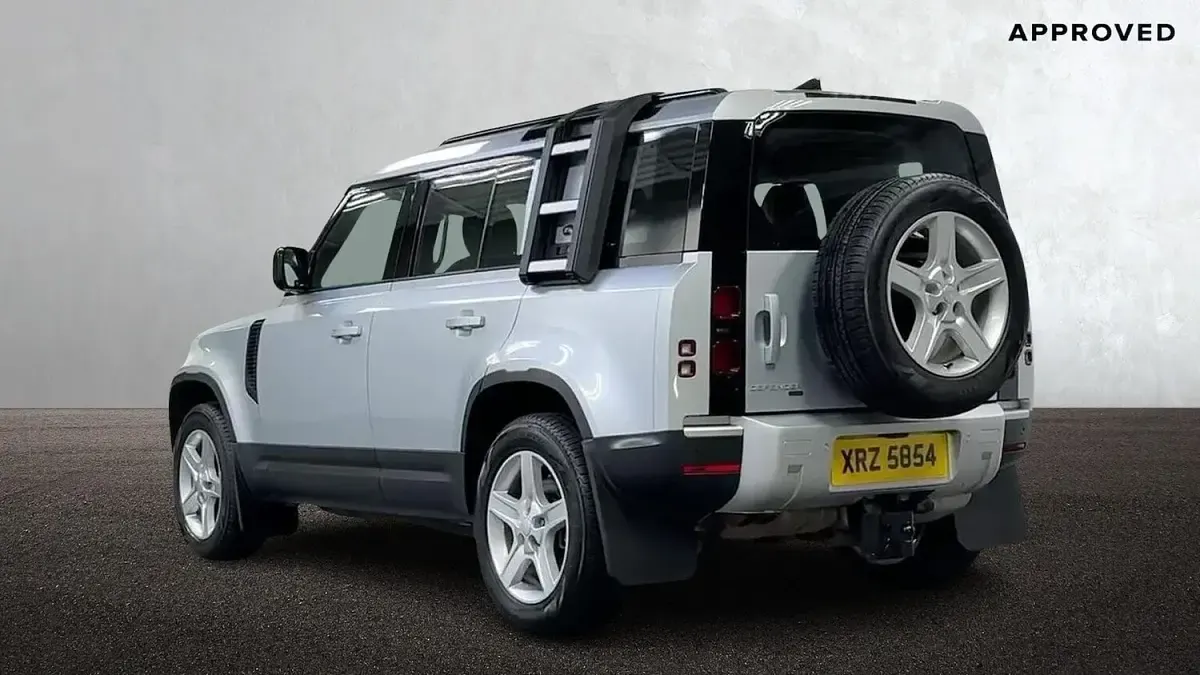 Used Land Rover Defender SE 300 HP (220 kW) 2022 Silver SUV