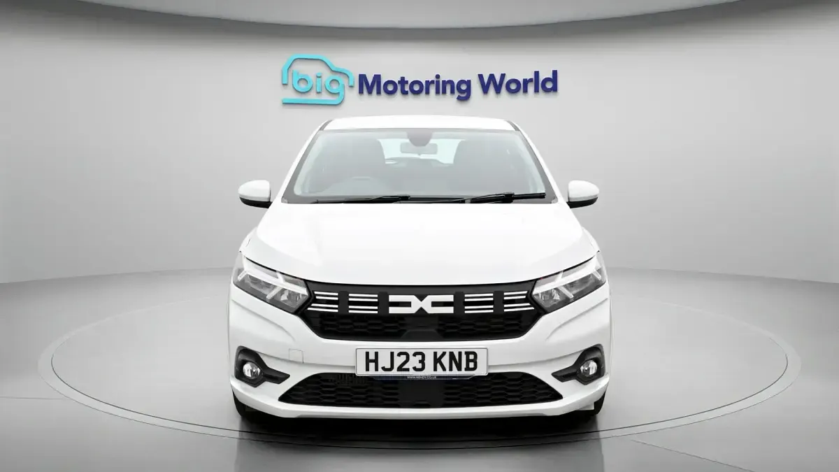 Begagnad Dacia Sandero Expression 90 HK (66 kW) 2023 Vit Halvkombi