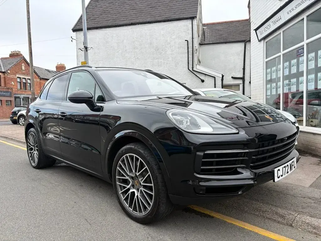 Used Porsche Cayenne Platinum Edition 340 HP (250 kW) 2022 Black SUV