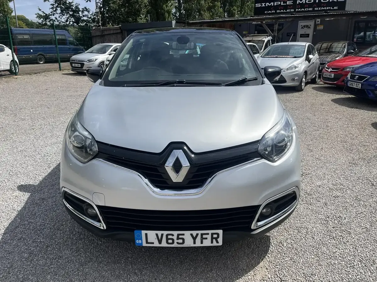 Used Renault Captur Dynamique 90 HP (66 kW) 2015 Silver SUV