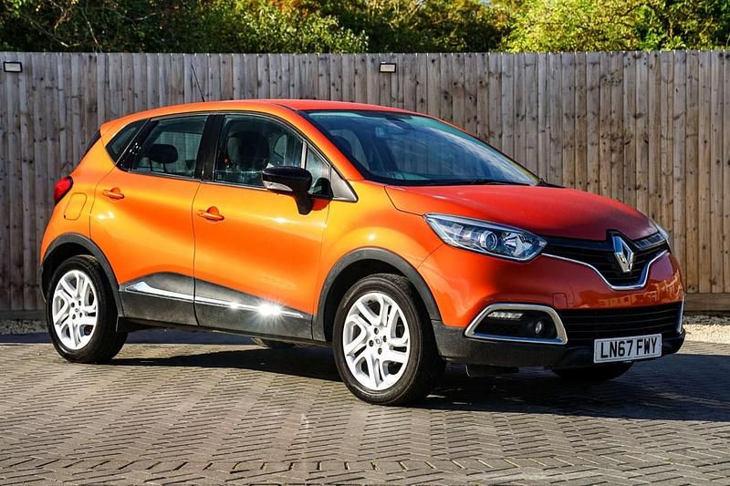 Orange Used 2017 Renault Captur Dynamique SUV | £6,695 (Fair price) - Image 1/4