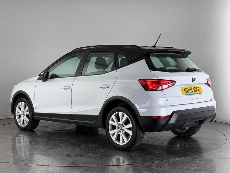Used Seat Arona SE 2019 White SUV