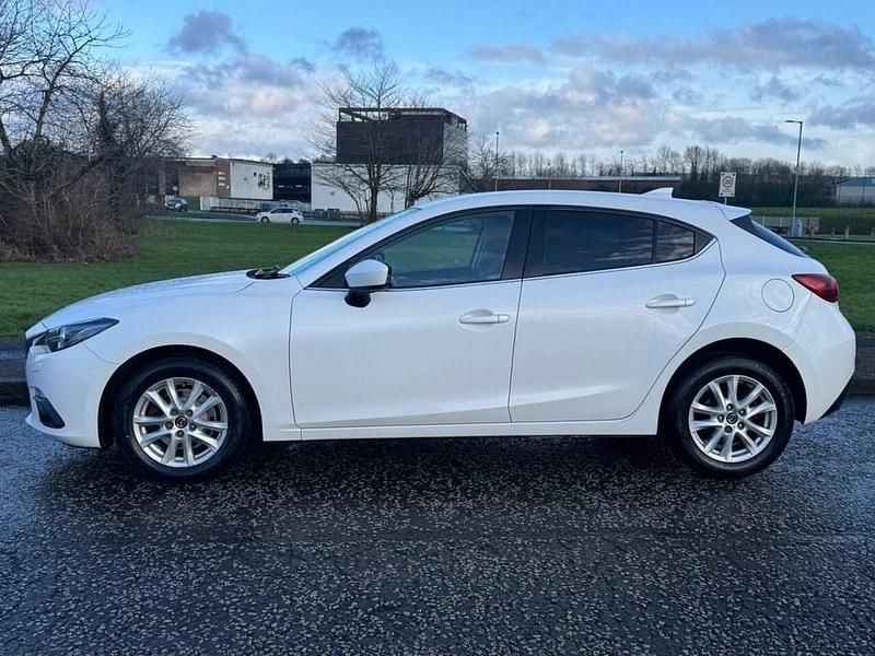 Used Mazda 3 121 HP (88 kW) 2015 White Hatchback