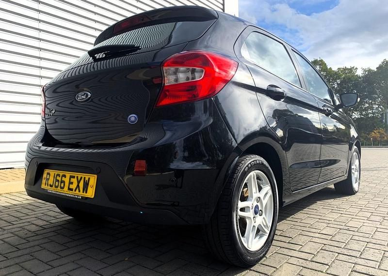 Used Ford Ka Plus Zetec 70 HP (51 kW) 2016 Black Hatchback
