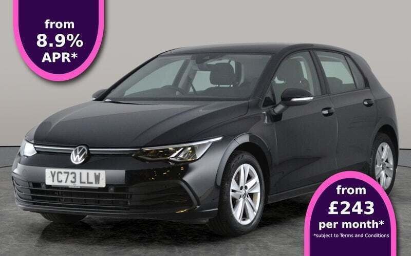 Used 2024 VW Golf VIII Life Hatchback | £17,540 (Good price) - Image 1/4