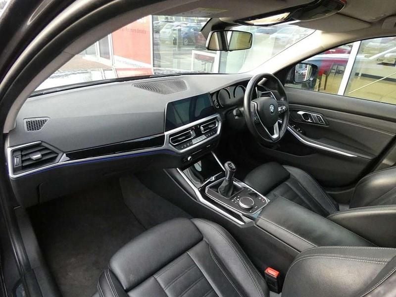 Used BMW 318 Sport Line 147 HP (108 kW) 2019 Grey Sedan
