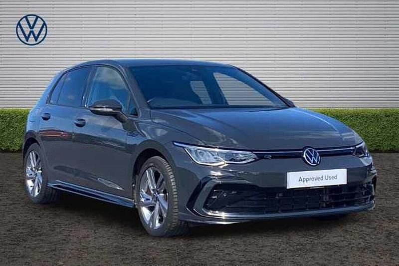 Second-hand VW Golf VIII 130 CP (95 kW) 2023