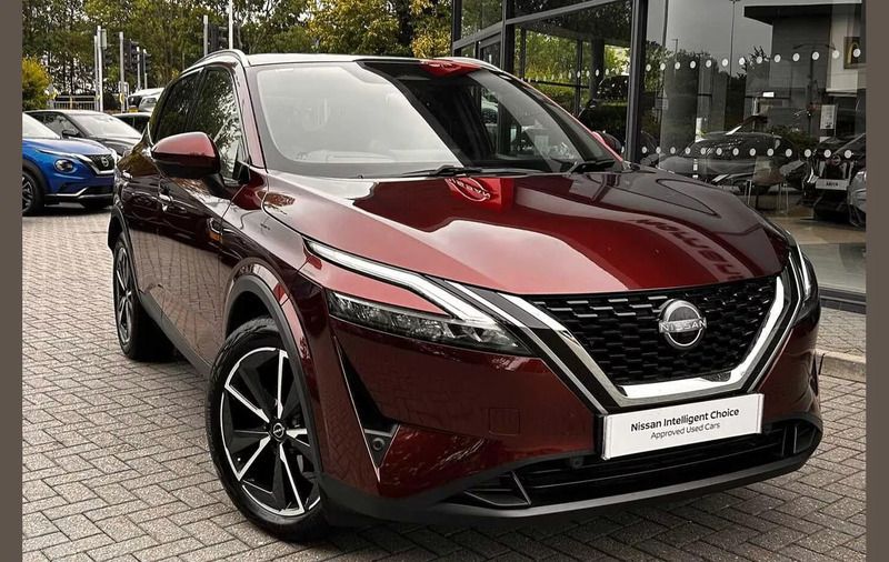 Red Used 2022 Nissan Qashqai Tekna SUV | £21,790 (Expensive) - Image 1/4