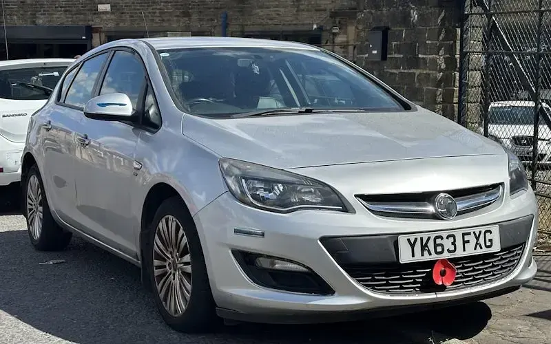 Used Vauxhall Astra 116 HP (85 kW) 2013 Hatchback