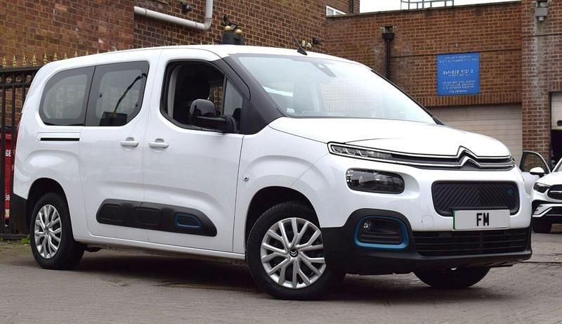 White Used 2022 Citroën e-Berlingo Feel MPV | £14,750 (Good price) - Image 1/3